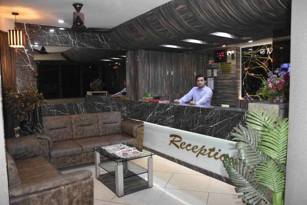 Midtown Hotel Ahmedabad Exterior photo
