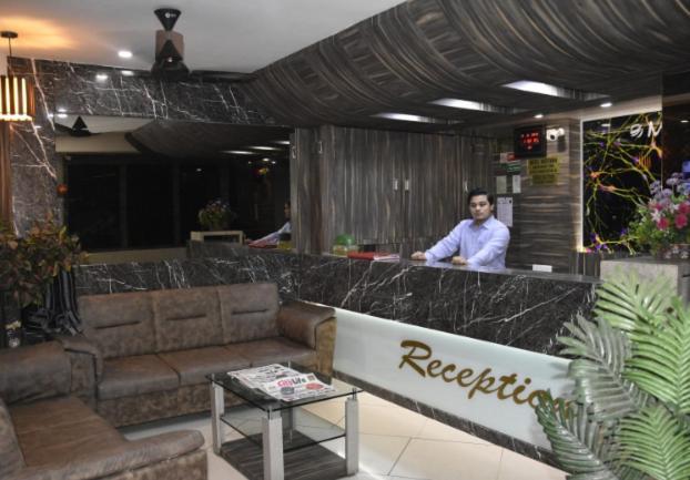 Midtown Hotel Ahmedabad Exterior photo