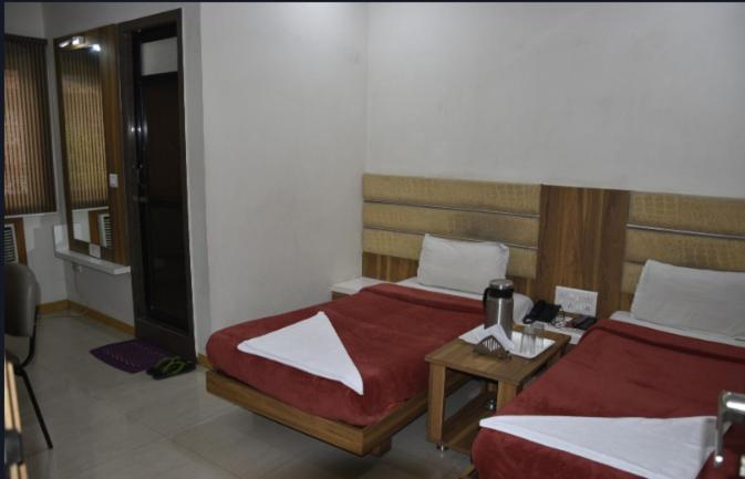 Midtown Hotel Ahmedabad Exterior photo