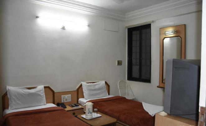 Midtown Hotel Ahmedabad Exterior photo