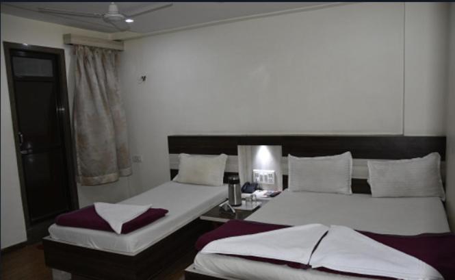 Midtown Hotel Ahmedabad Exterior photo