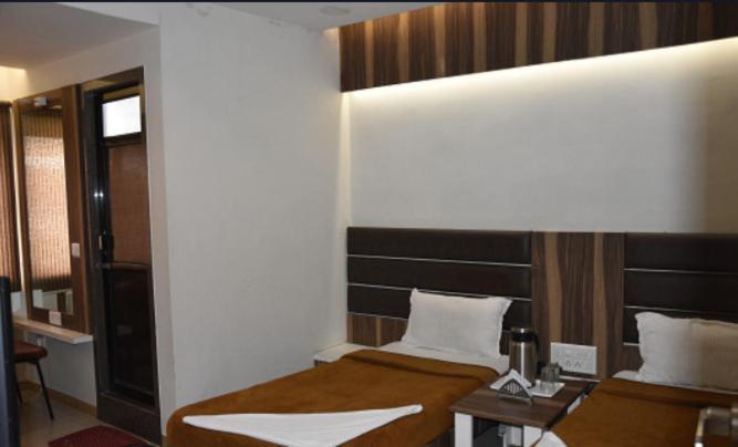 Midtown Hotel Ahmedabad Exterior photo